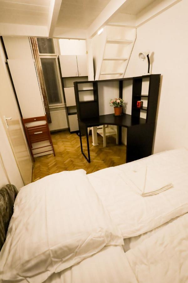 Center Apartment 5 Private Room For 19 People Budapest Exterior photo