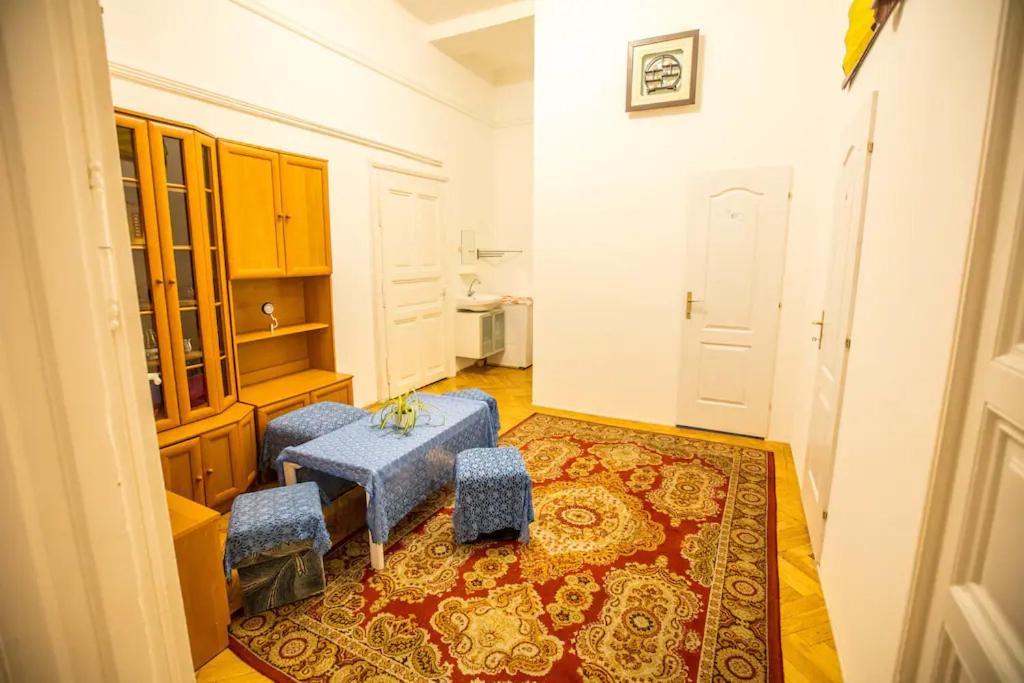 Center Apartment 5 Private Room For 19 People Budapest Exterior photo